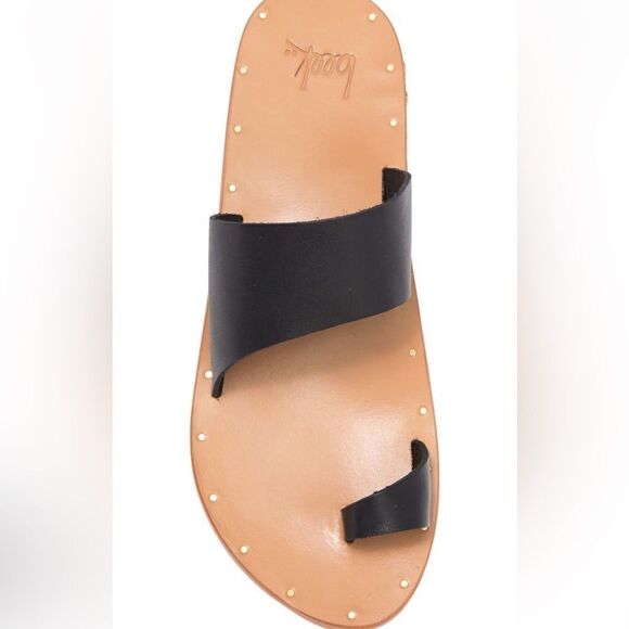 Beek Finch Toe Loop Sandals - Picture 2 of 8